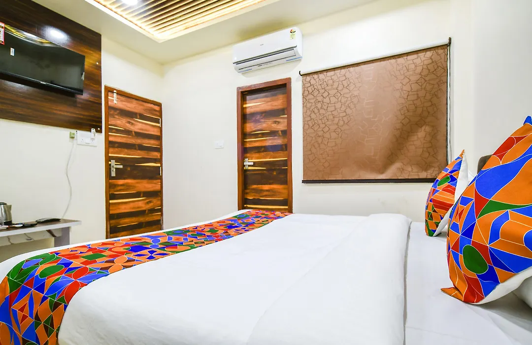 Fabhotel Crown Park-1