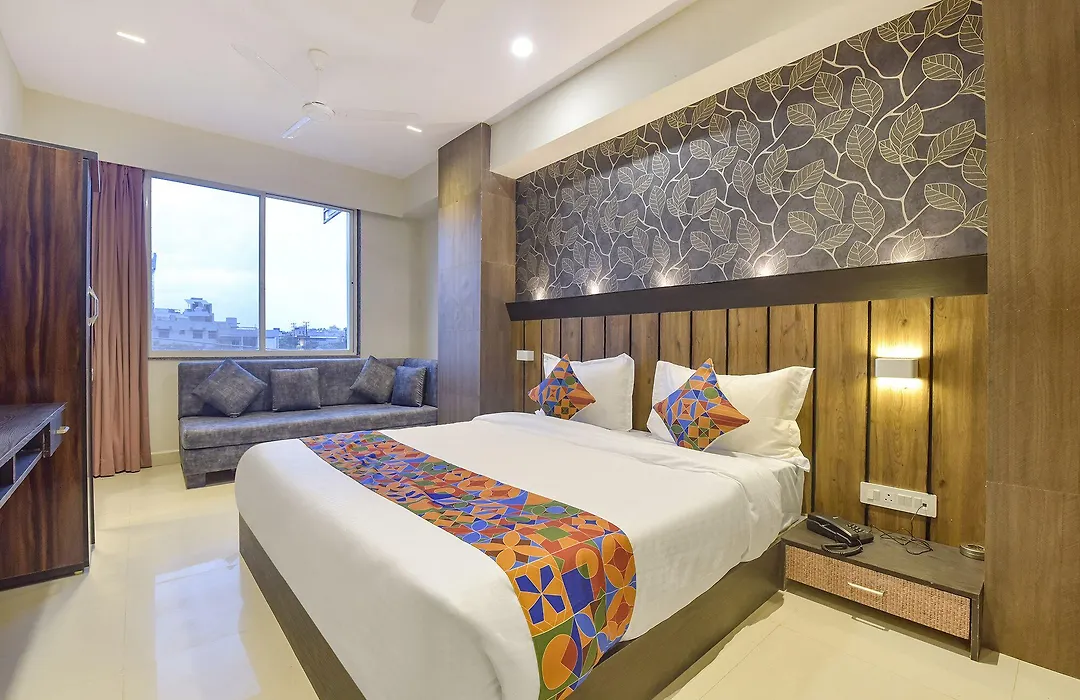 Fabhotel The Max Glory-1