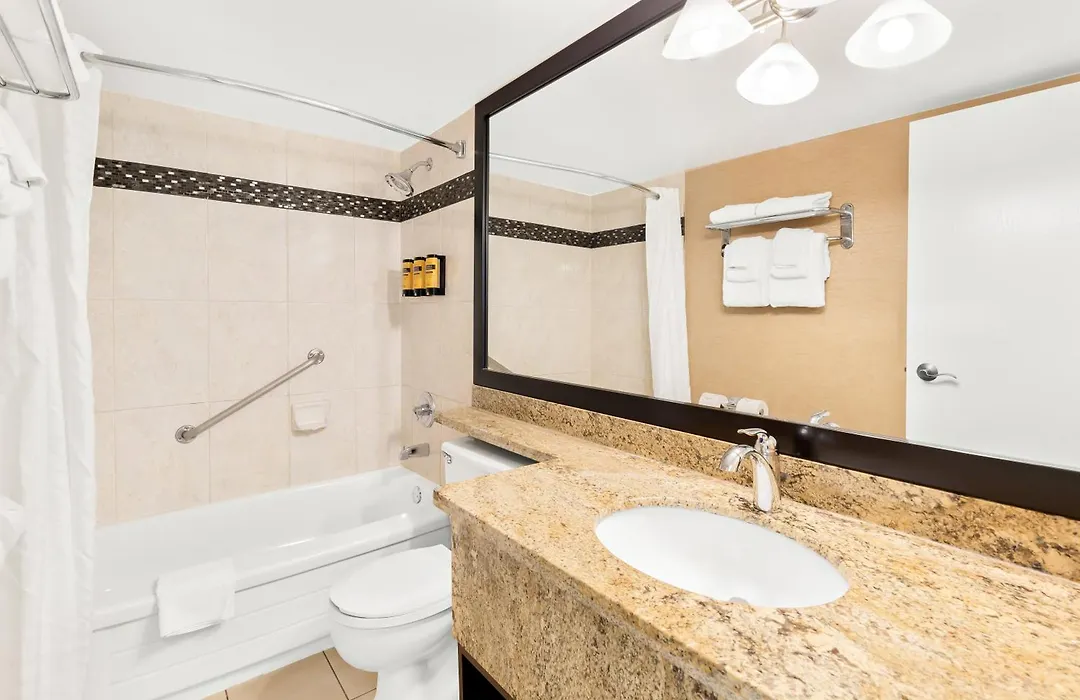 Best Western Plus Inner Harbour Hotel-1