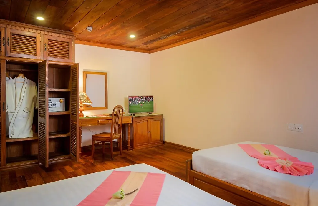 Ta Prohm Hotel & Spa-1