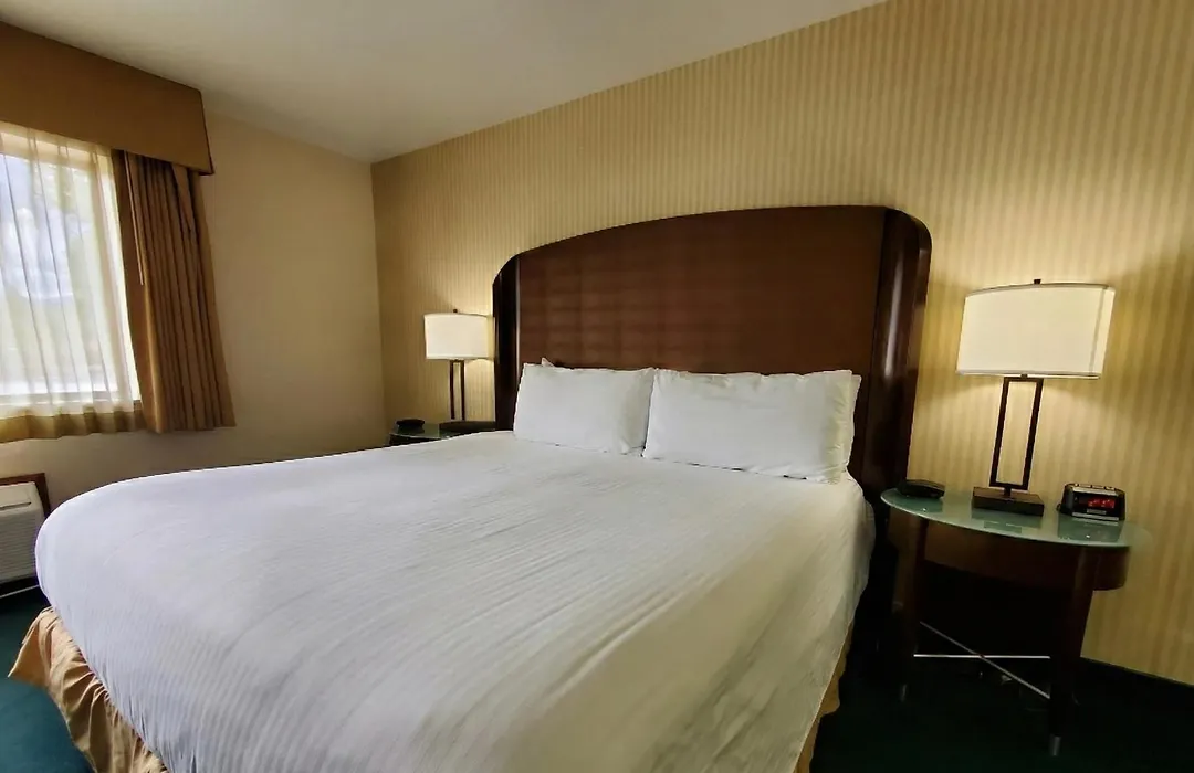Red Lion Hotel Rogue Regency Medford Airport-1