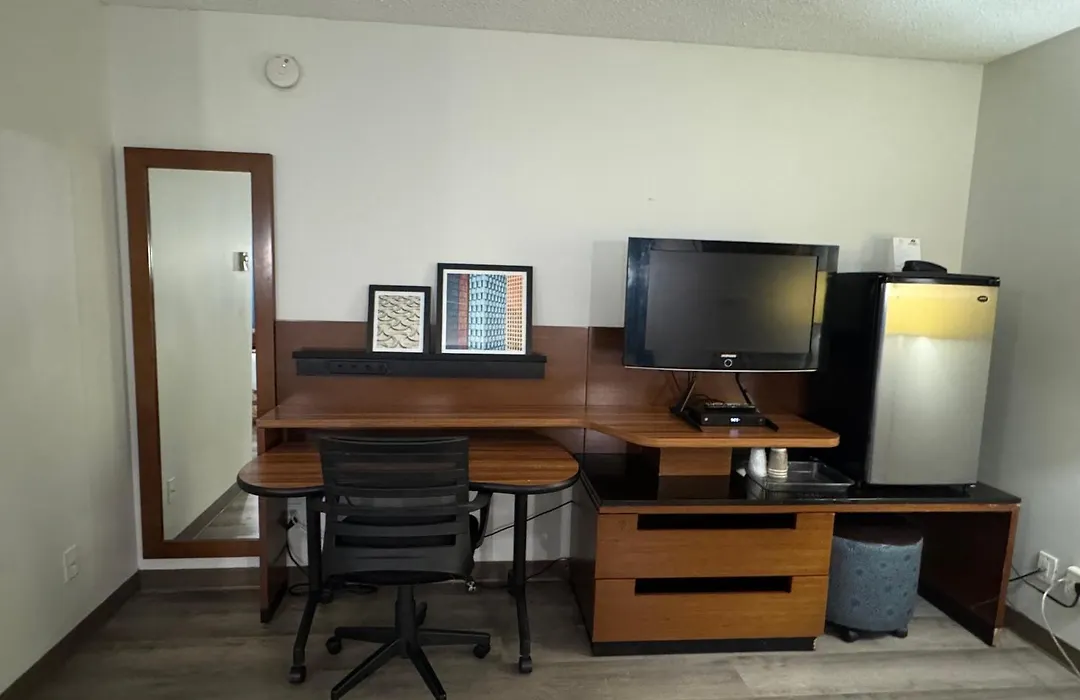 Canadas Best Value Inn Kelowna-1