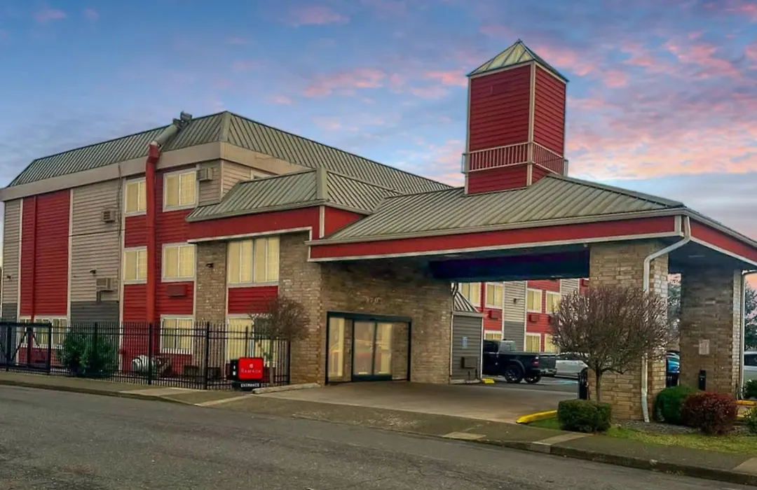 Ramada By Wyndham Portland-1