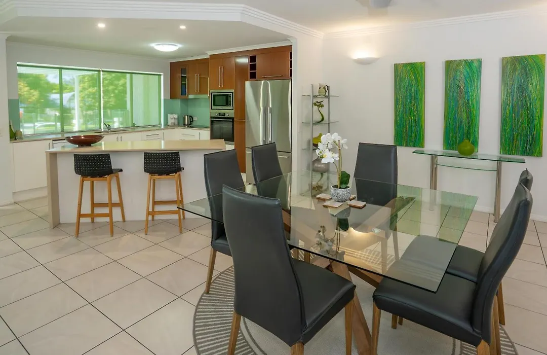 Waters Edge Apartment Cairns-1
