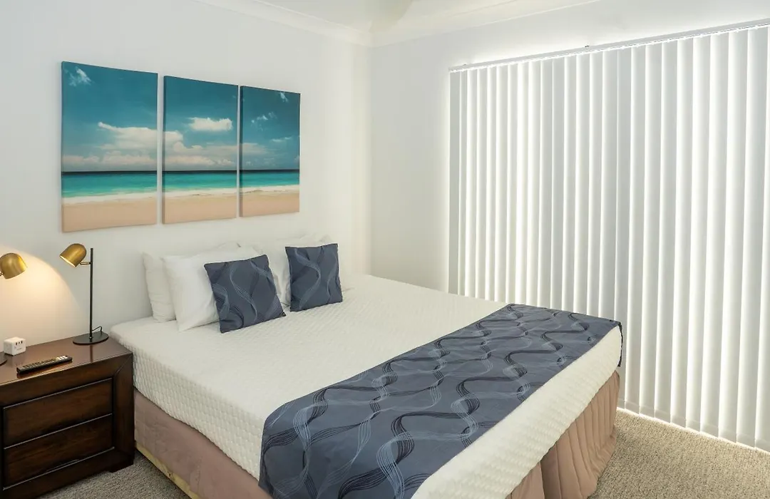 Waters Edge Apartment Cairns-1