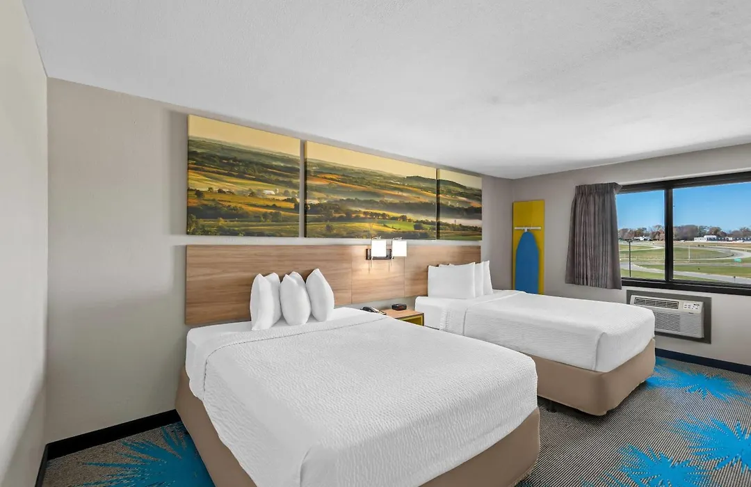 Days Inn & Suites By Wyndham Des Moines Airport-1