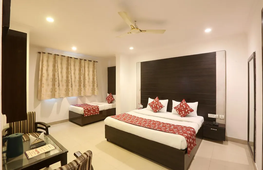 Airport Hotel Chanakya-1
