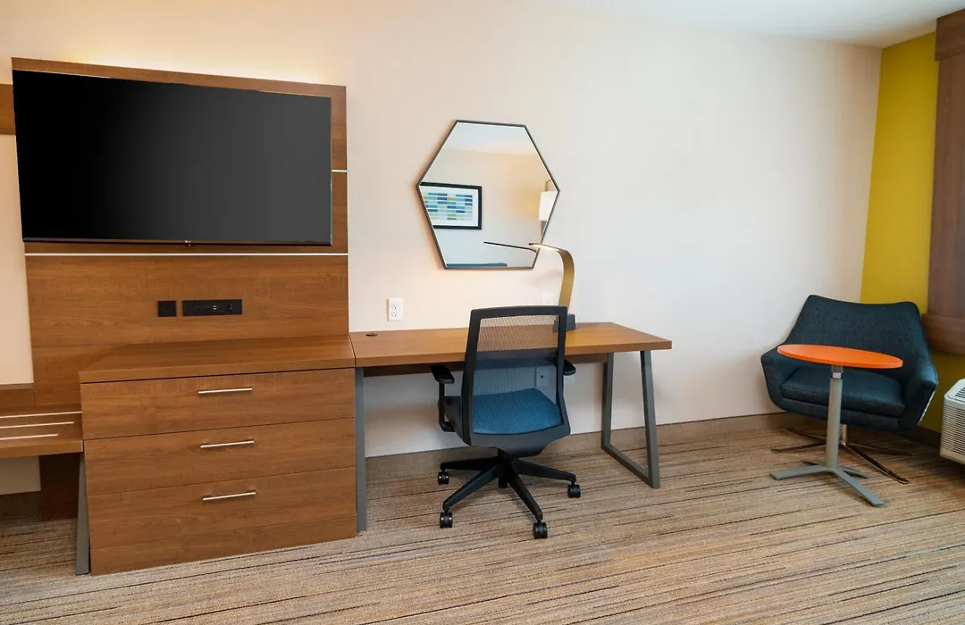 Holiday Inn Express & Suites - Las Vegas - E Tropicana By Ihg-1