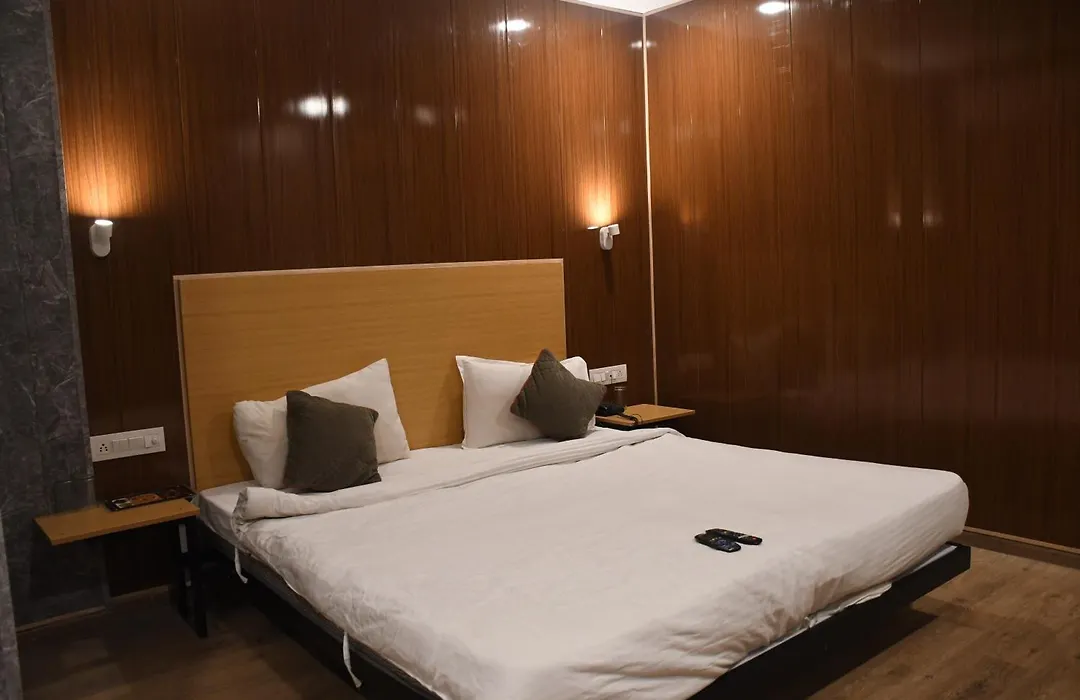Swagstay Hotel Ownhouse 181 Nagpur-1