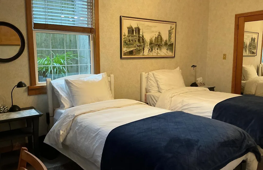 Blackbird Glen Bed And Breakfast, Glenmore, Kelowna, Bc-1