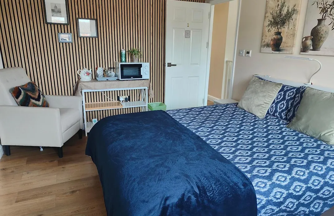 Clifton House O2 & Excel Rooms With Private Bathroom And Breakfast Option-1
