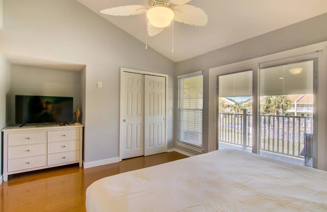 3 C, Three Bedroom Townhome-1