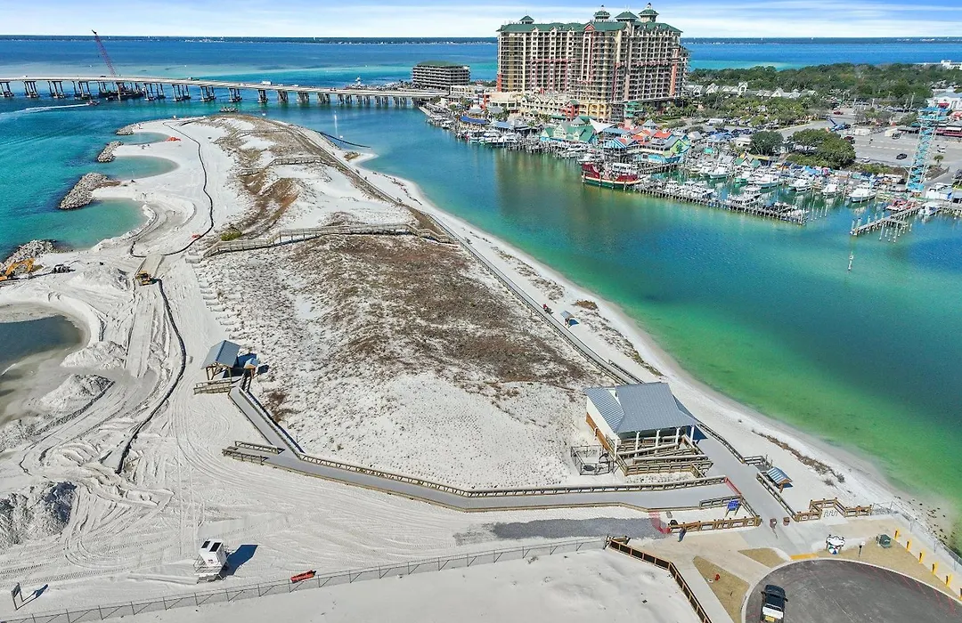 Holiday Surf And Racquet Club 319-1