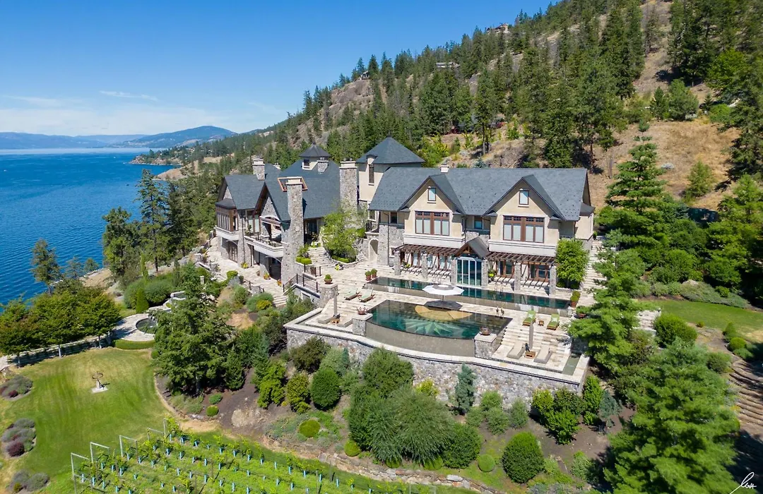Chateau Okanagan-1