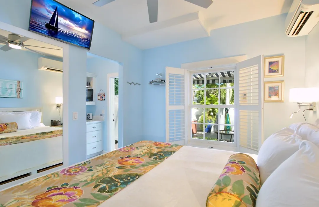 Center Court-Boutique Old Town Lodging-1