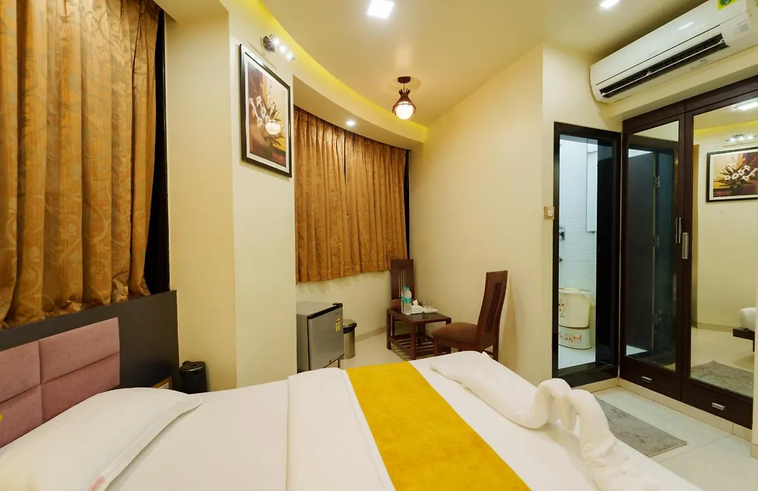 La Hotel Metro Near Bkc-1