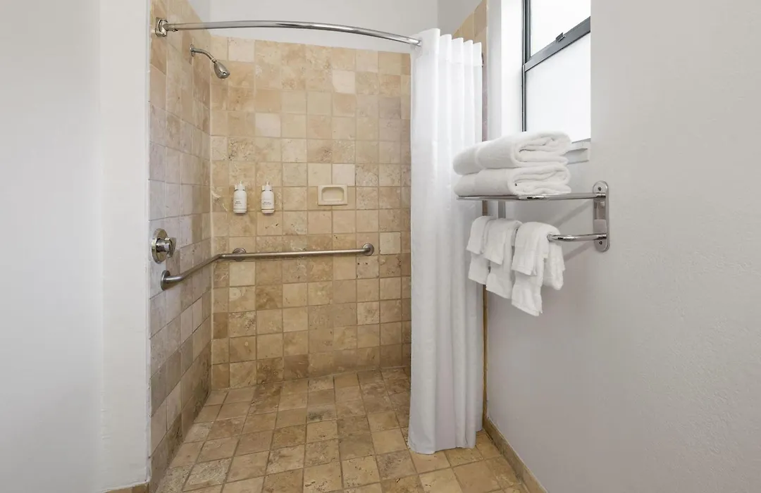 Ramada Suites By Wyndham San Diego Hotel Circle Area-1