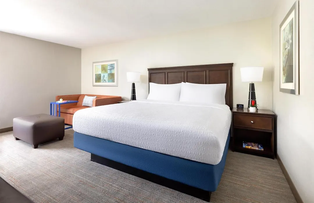 Hampton Inn Naples-Central-1