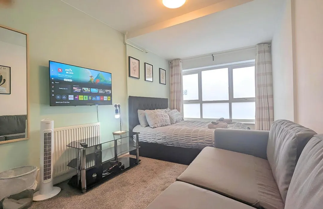 Guest Rooms Near City Centre & Dock Free Parking-1