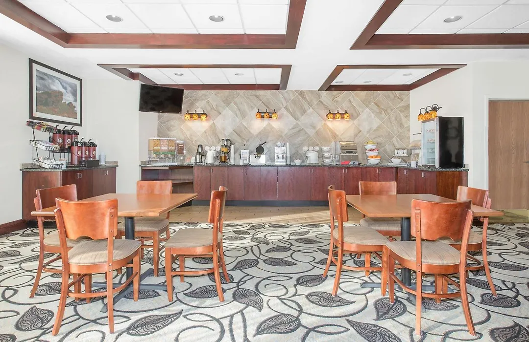 Ramada By Wyndham Denver International Airport-1