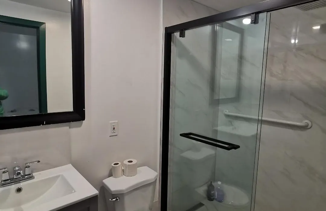 586 Hotel-1