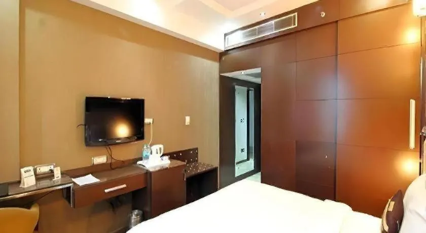 Hotel Signature Grand-1