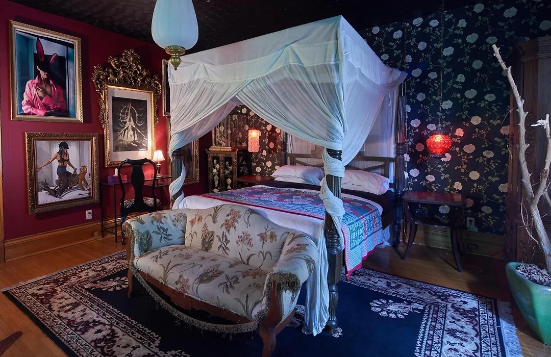 The Darling Mansion-1