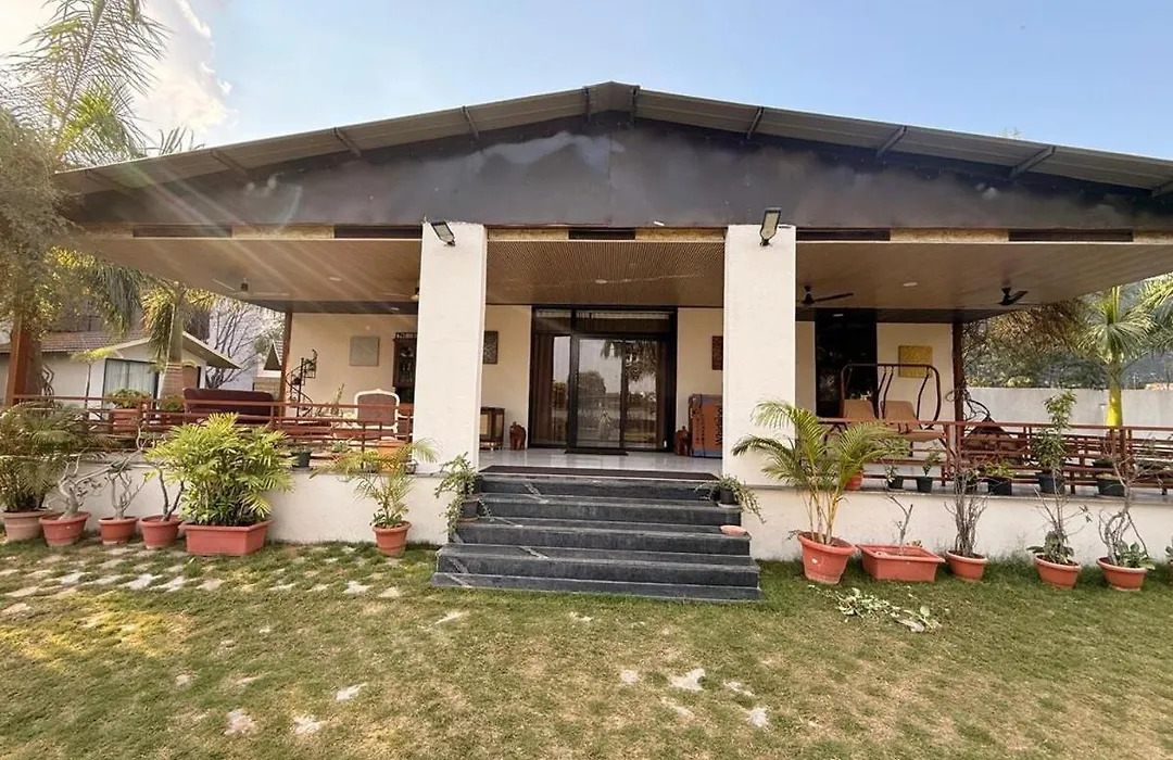 Green Palm Estate- Private Farm Retreat With Pool-1