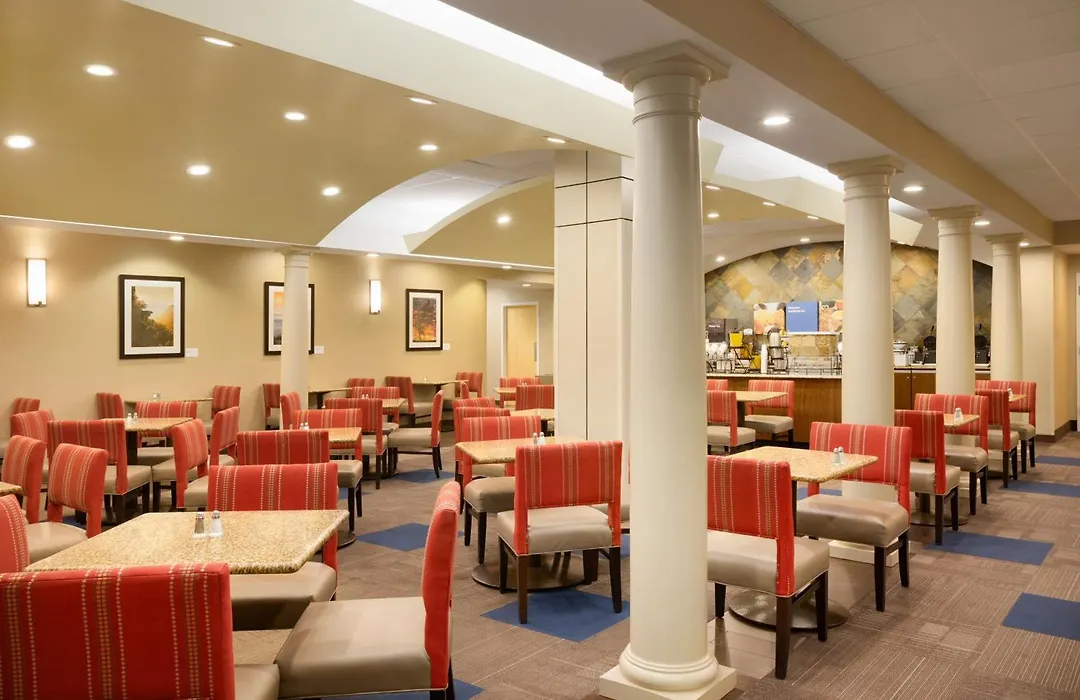 Comfort Inn & Suites Presidential-1