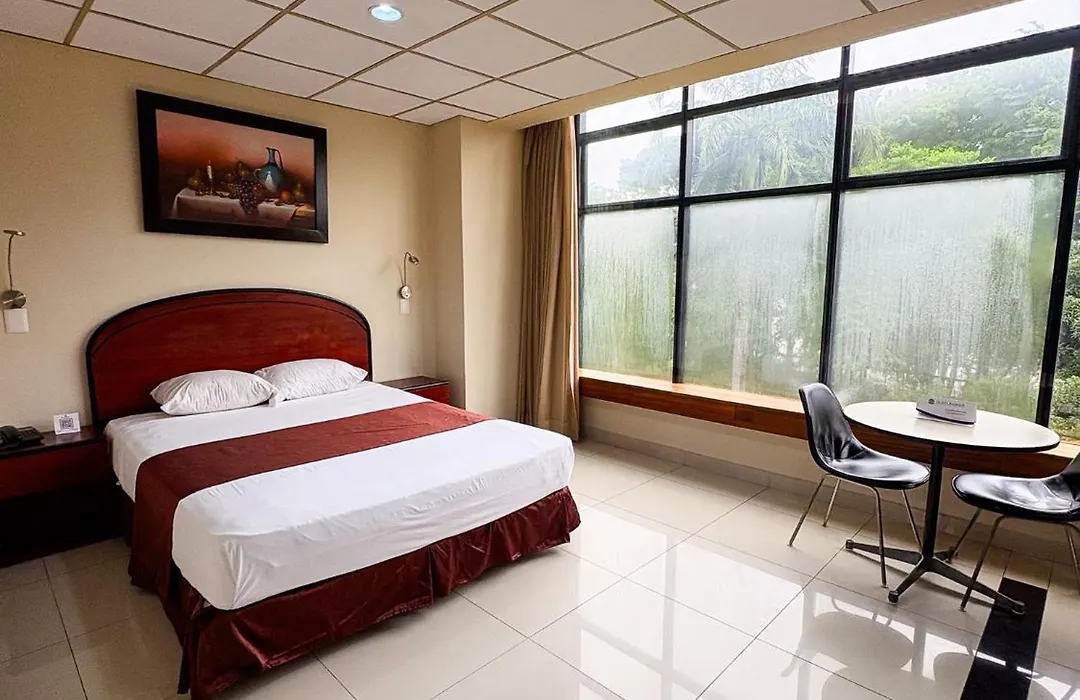 Hotel Ramada-1