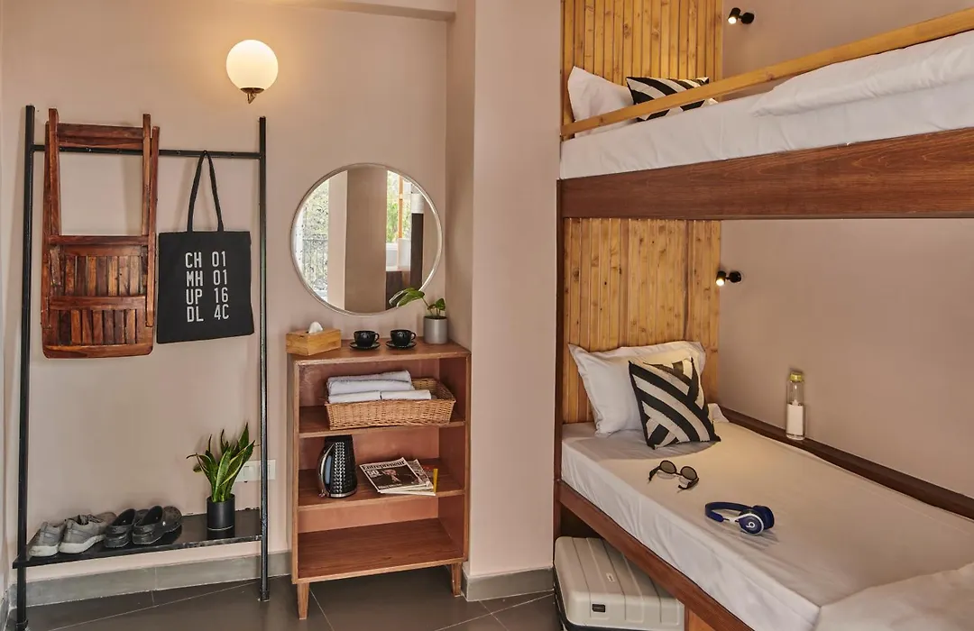 Minimalist Poshtel & Suites-1