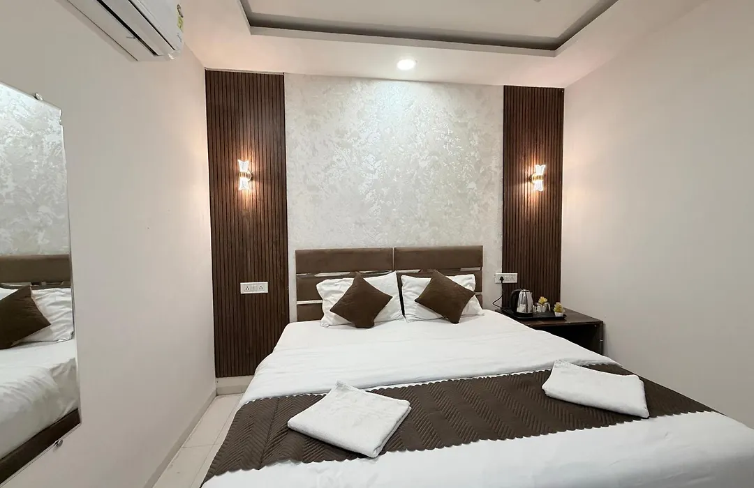 Hotel Kiwi Inn Vijaynagar Scheme 78-1