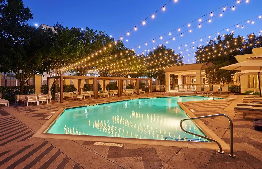 Doubletree By Hilton Dallas Market Center-1