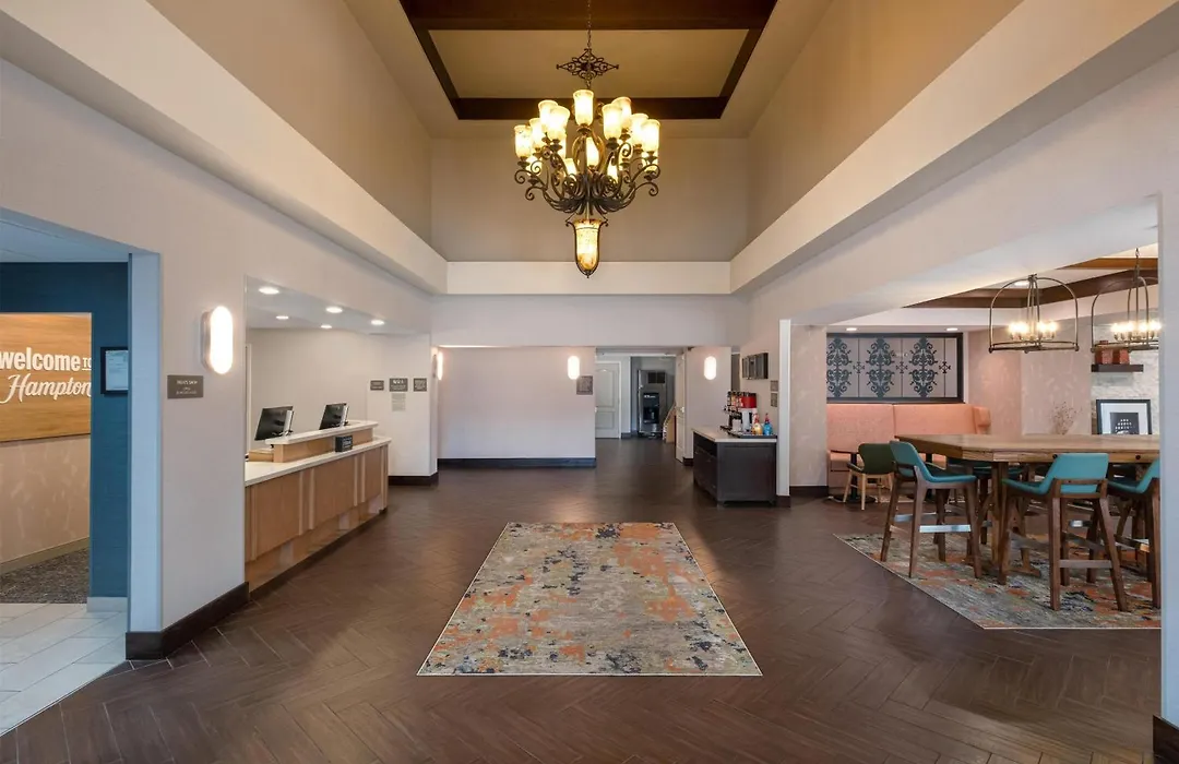 Hampton Inn & Suites Fresno-1