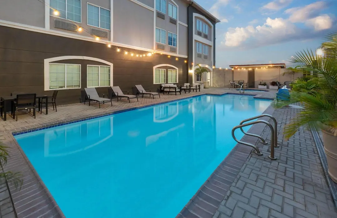 La Quinta By Wyndham Laredo Airport-1