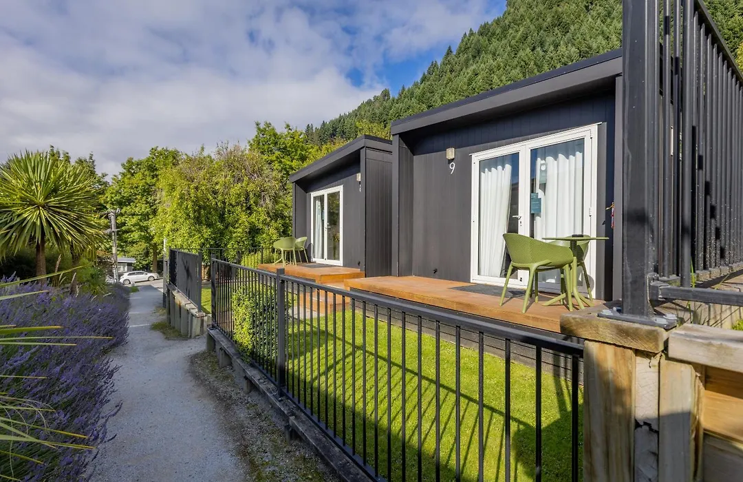 Pinewood Lodge-1