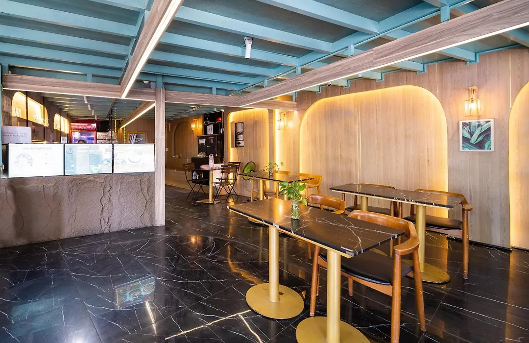 Tan Binh Romantic Hotel - San Bay Tsn Nha Ga T3-1