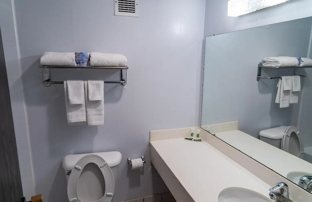 Coratel Inn And Suites By Jasper Lacrosse-1