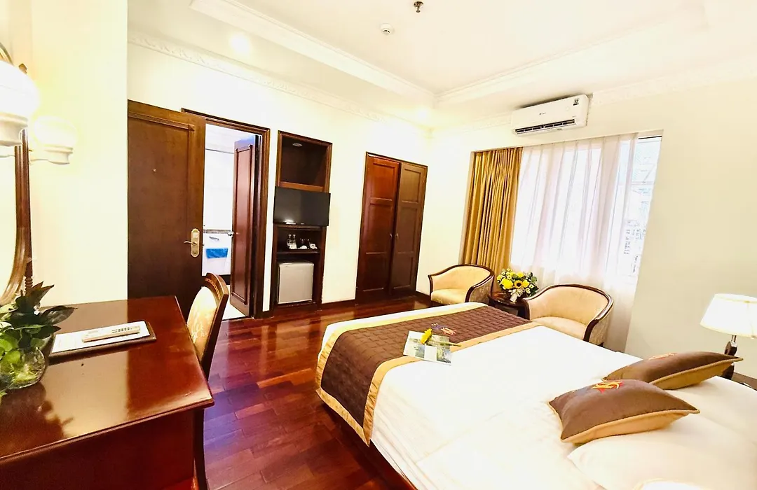 Huong Sen Hotel-1