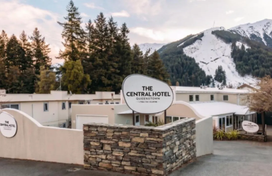 The Central Hotel Queenstown, A Naumi Chapter-1