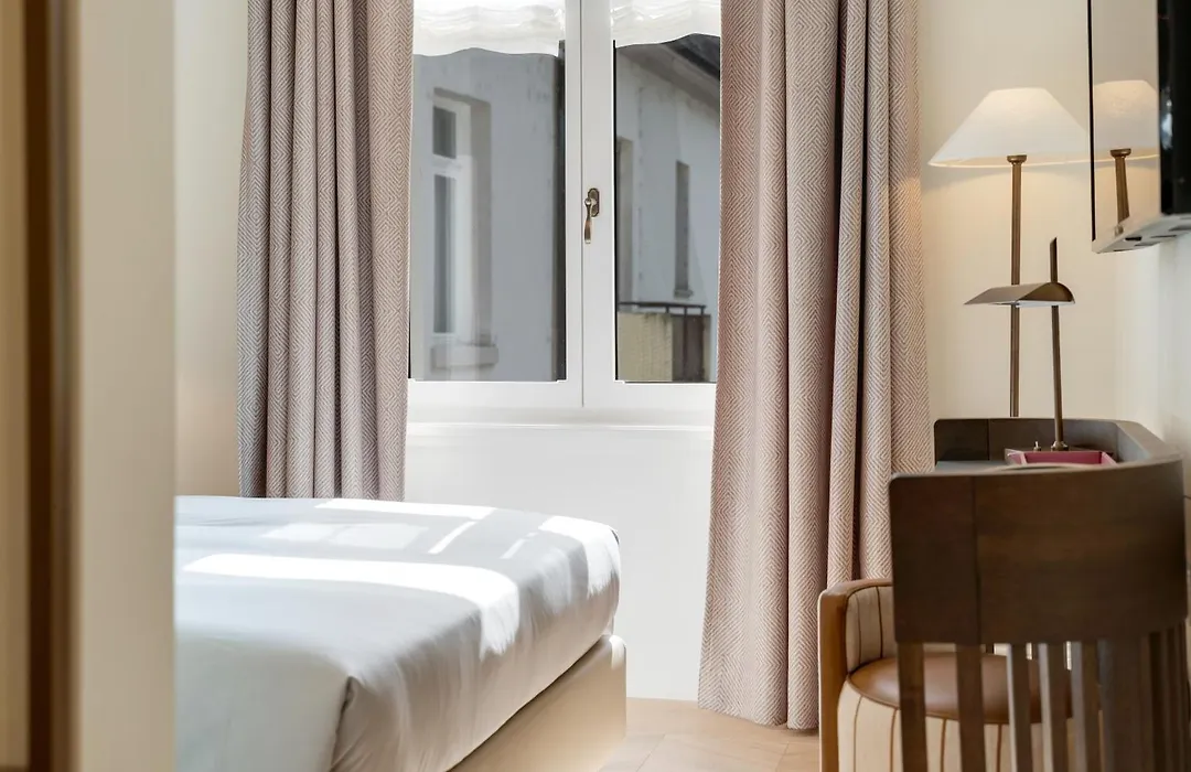 Small Luxury Hotel Ambassador Zurich-1