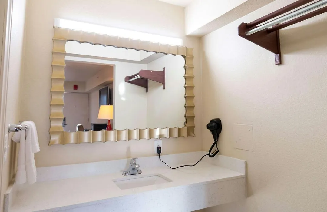 Magnuson Extended Stay And Suites Airport Hotel-1