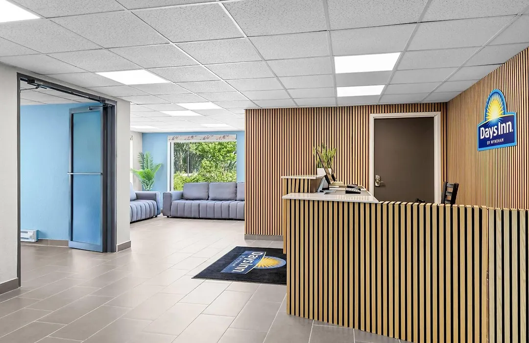 Days Inn By Wyndham La Crosse-1