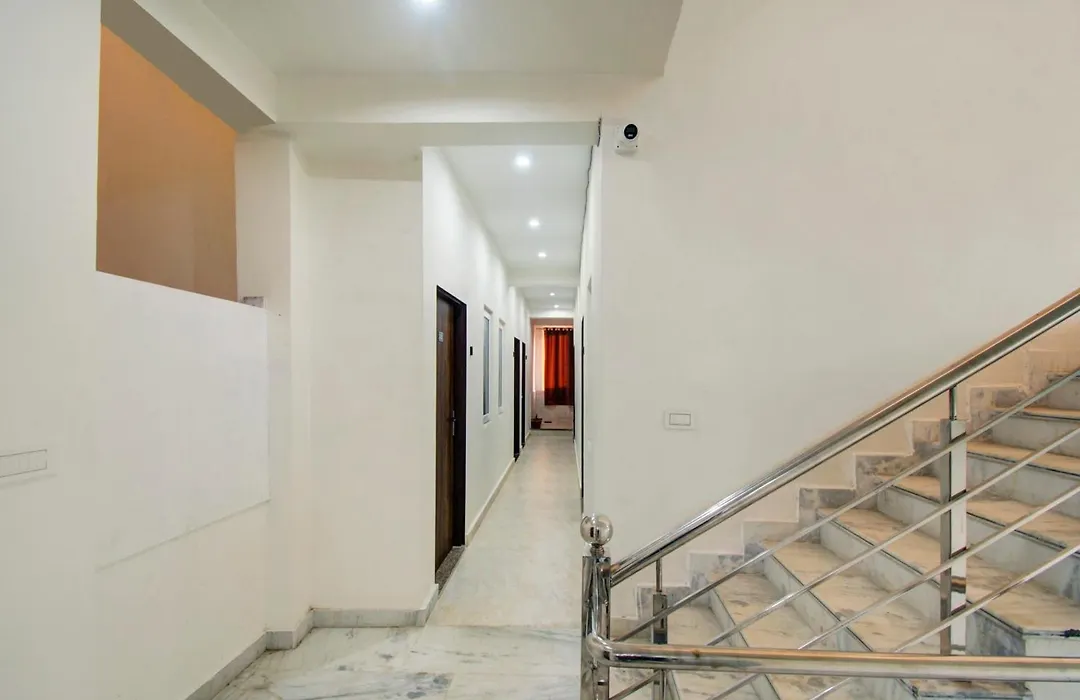 Oyo 82094 Hotel Saras Inn-1