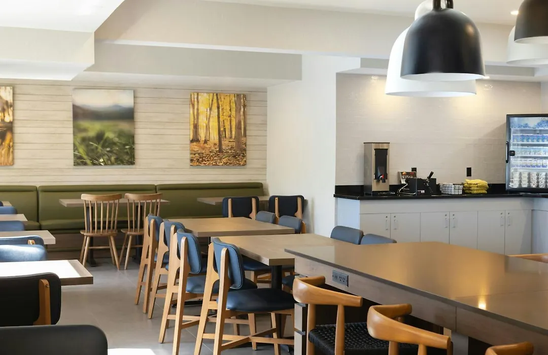 Fairfield By Marriott Inn & Suites Grand Rapids Airport-1