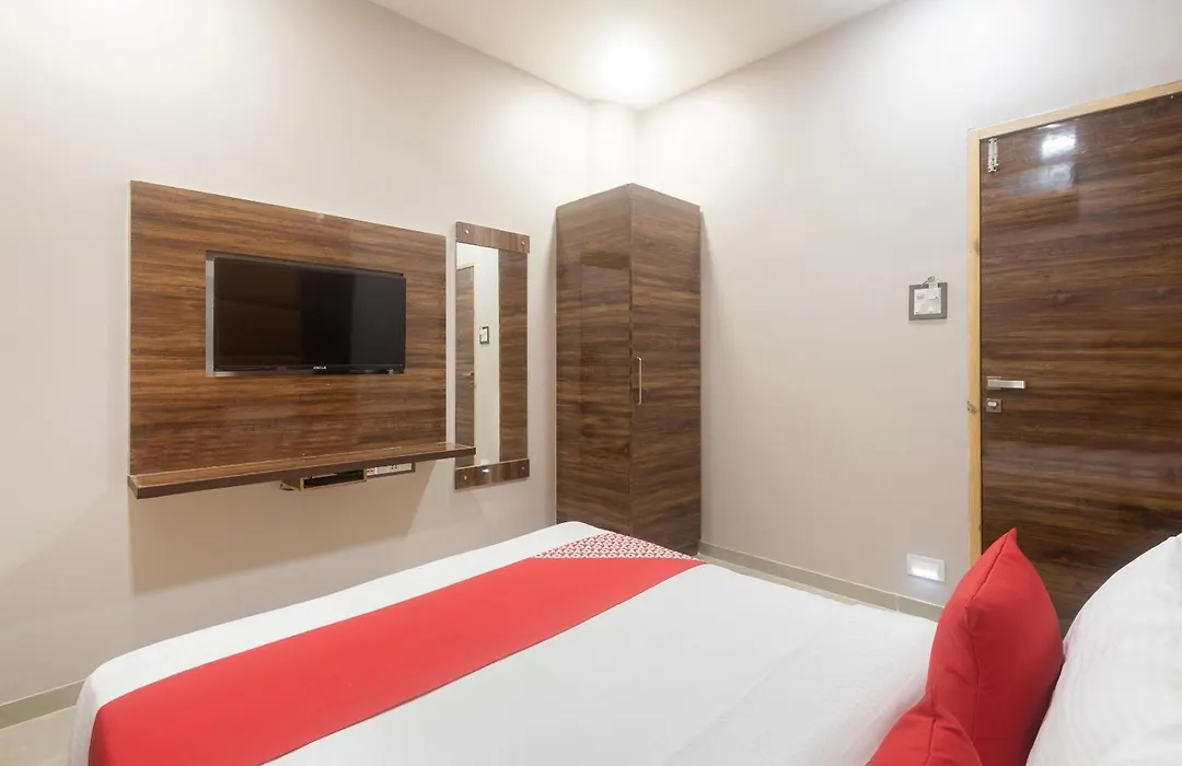 Hotel Blue Executive Near Chhatrapati Shivaji International Airport-1