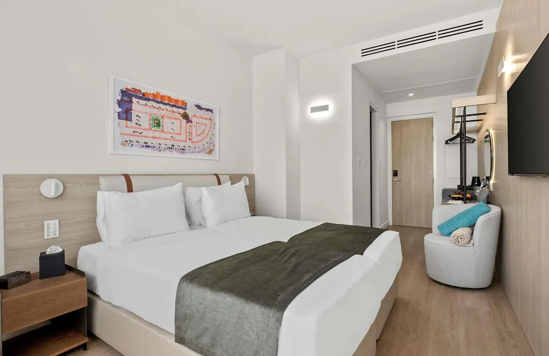 Mercure Larnaca Finikoudes Beach-1