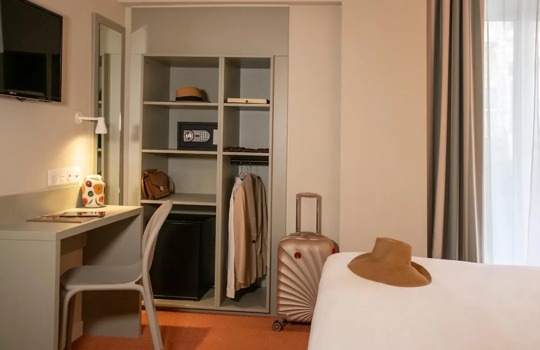 Hotel Du Midi-1