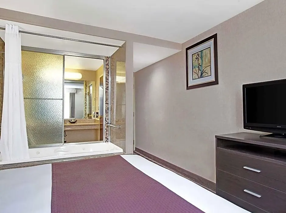 Days Inn By Wyndham Jamaica / Jfk Airport-1