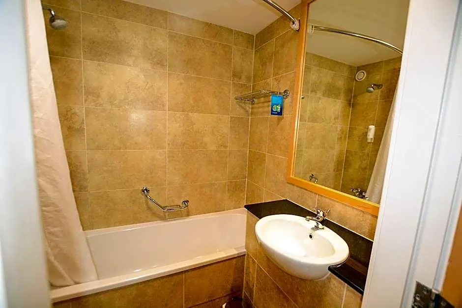 Travelodge Dublin Airport South-1